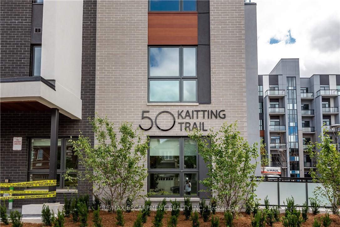 2 Bedrooms Condo at 50 KAITTING, Oakville For sale