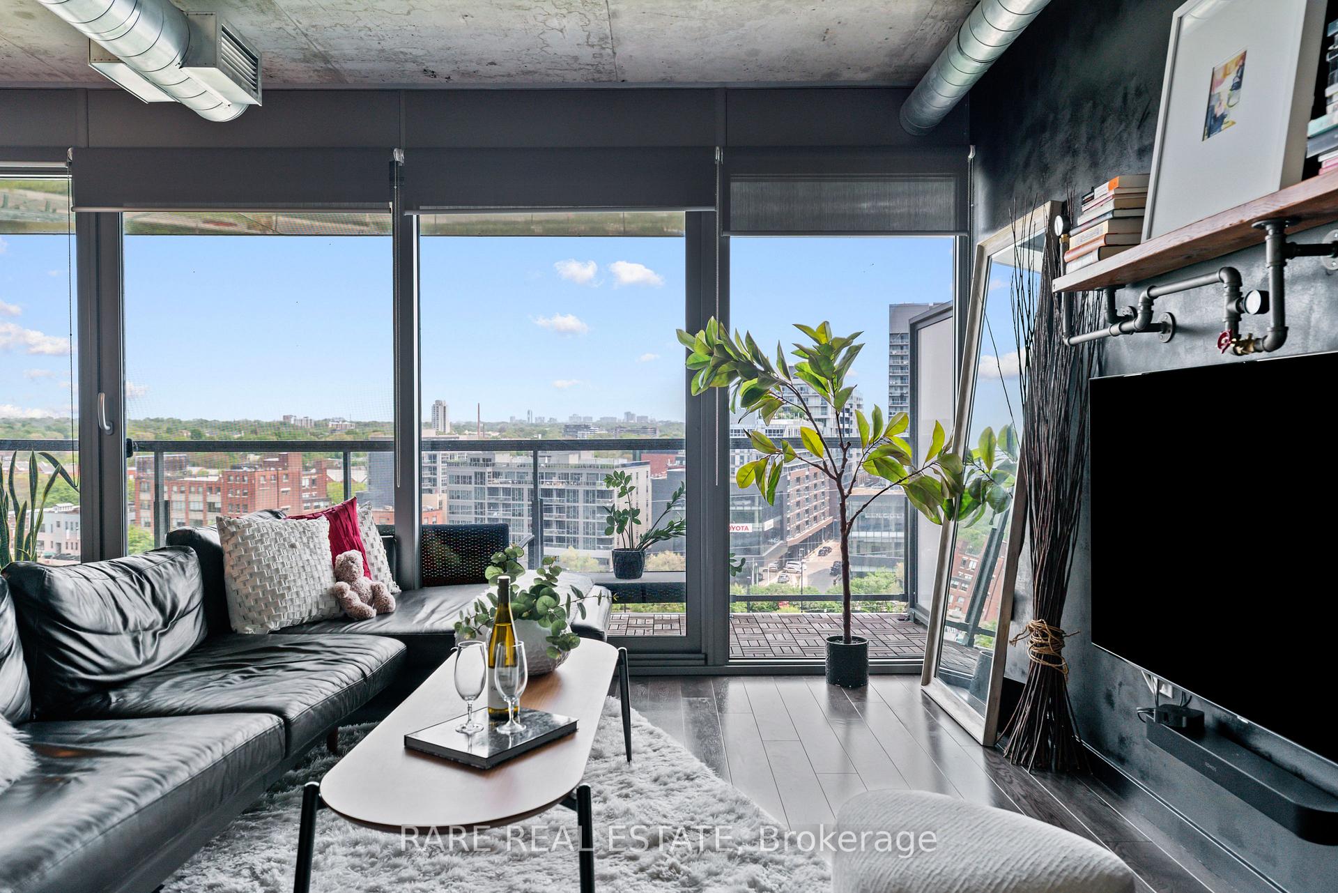 2 Bedrooms Condo at 32 Trolley, Toronto For sale