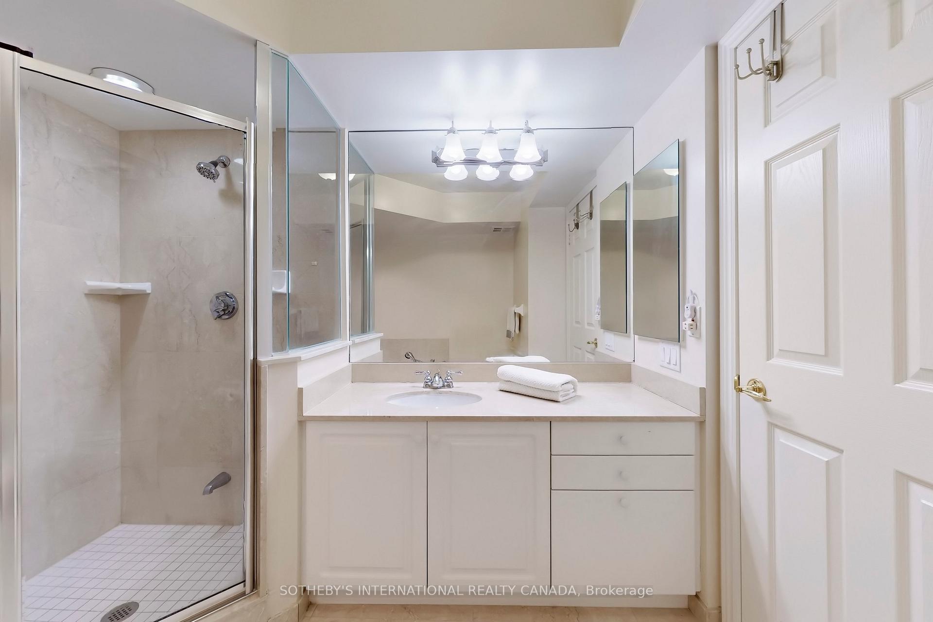 3 Bedrooms Condo at 89 Skymark, Toronto For sale
