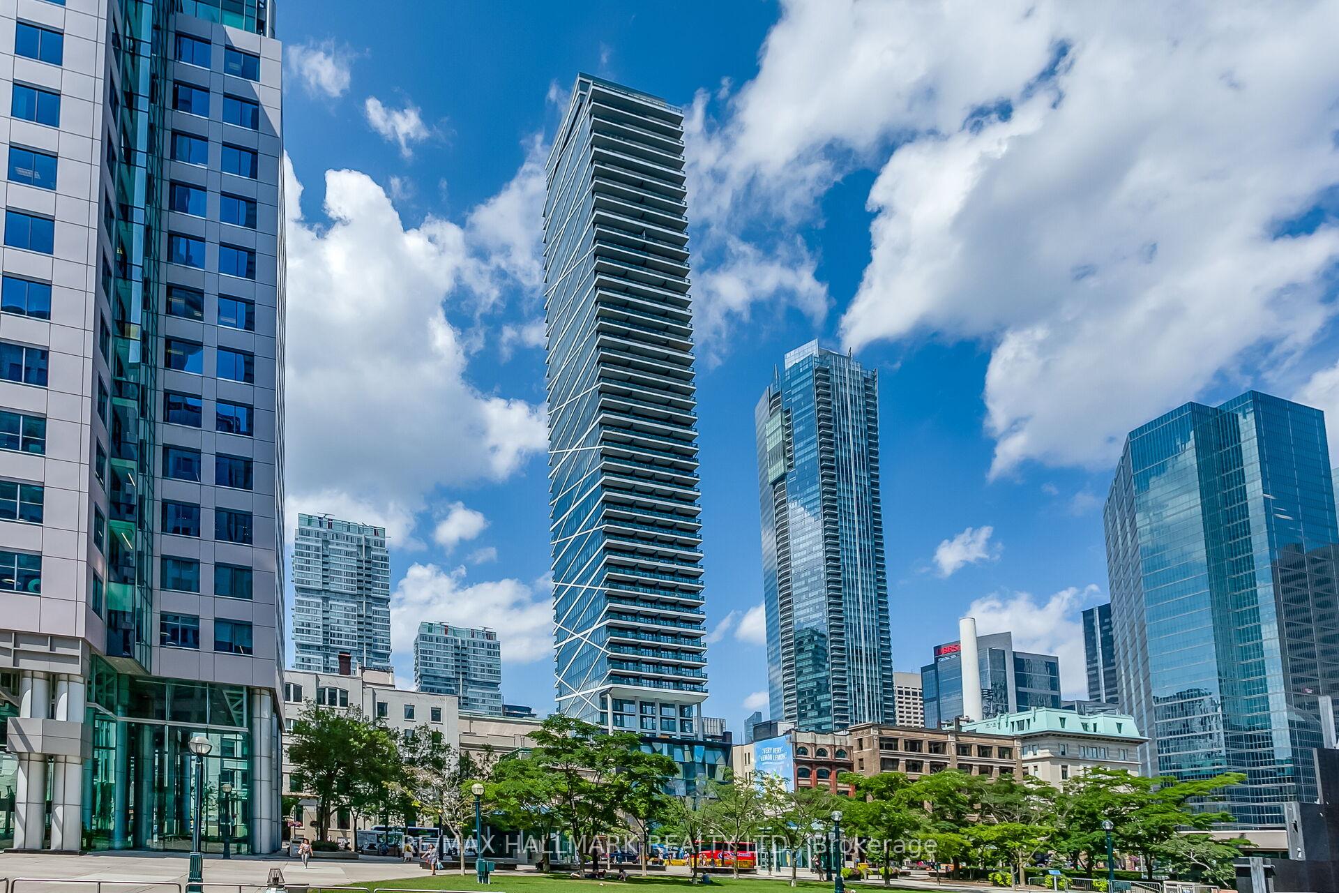 2 Bedrooms Condo at 224 King, Toronto For sale