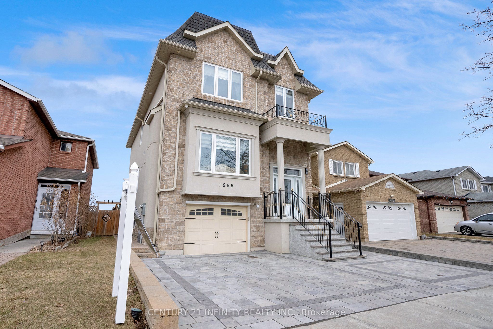 1559 Marshcourt Drive, Pickering, ON L1V 6G2