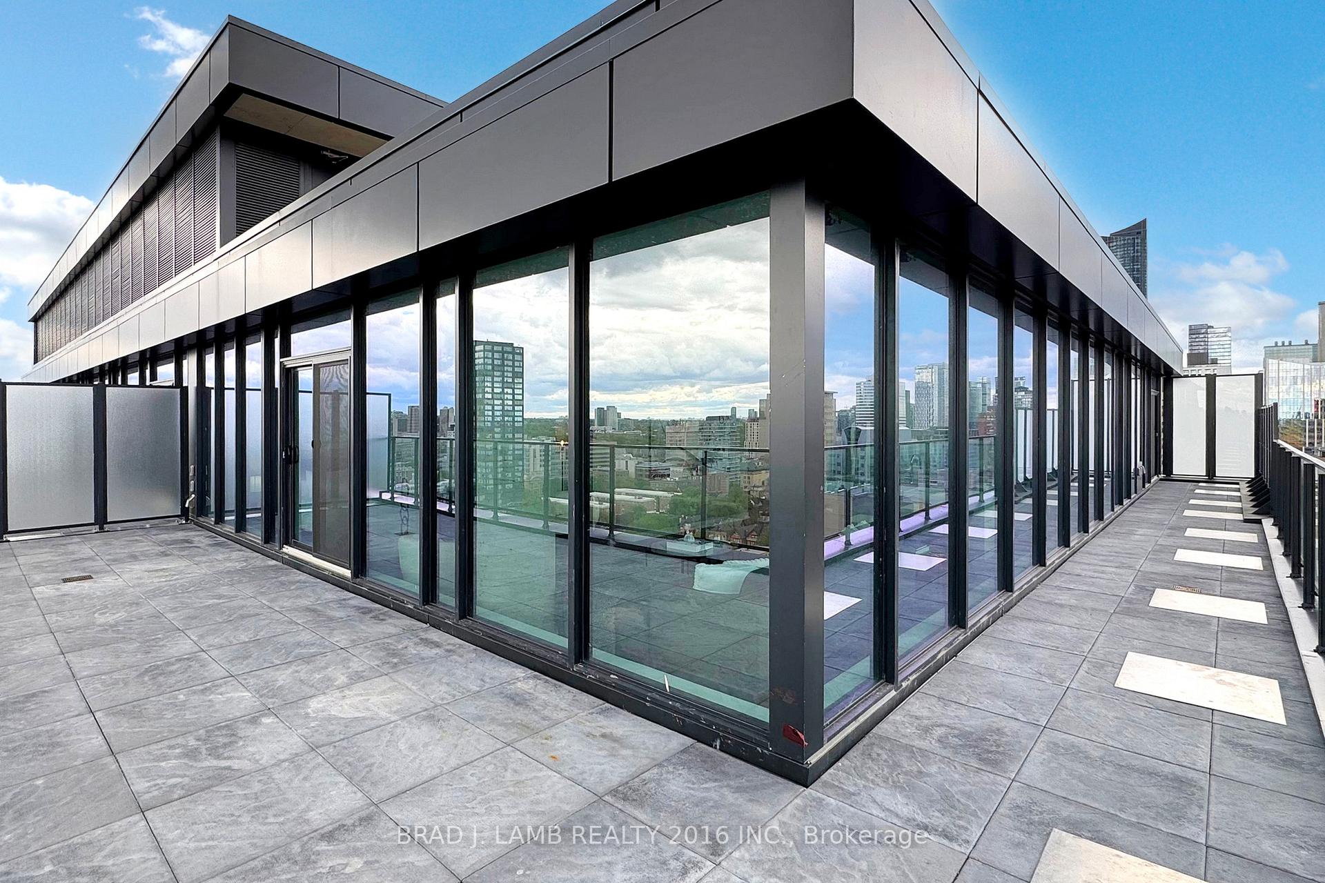 3 Bedrooms Condo at 195 McCaul, Toronto For sale