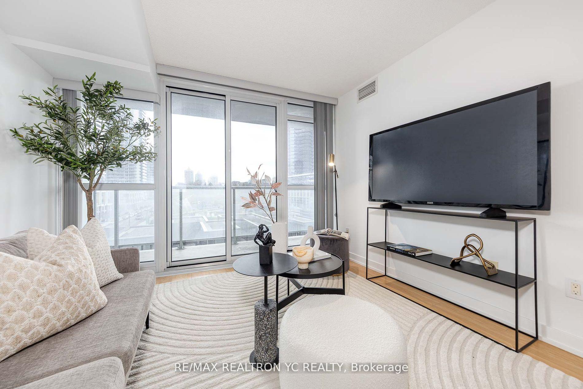 2 Bedrooms Condo at 121 Mcmahon, Toronto For sale