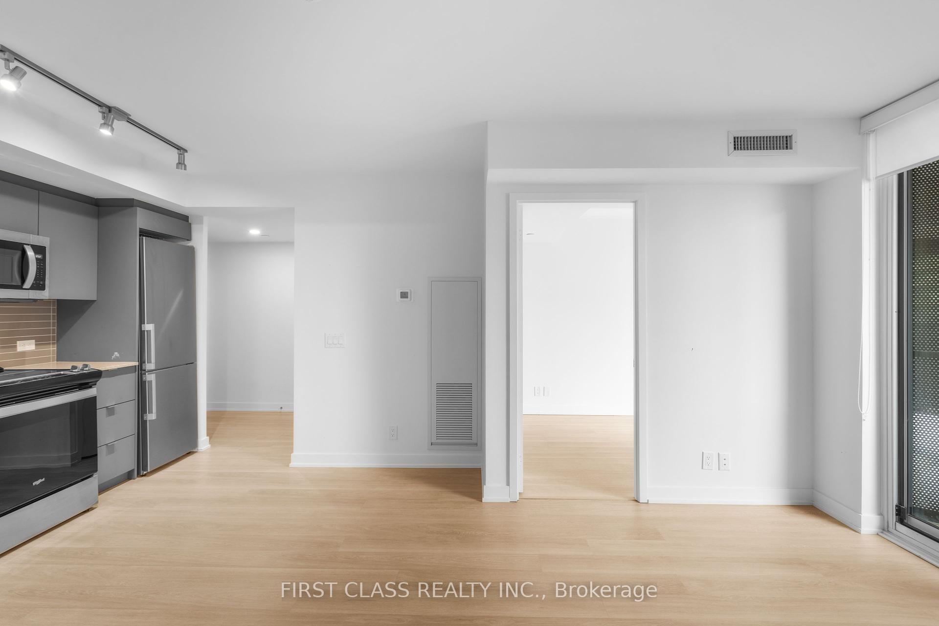 2 Bedrooms Condo at 30 Tretti, Toronto For sale