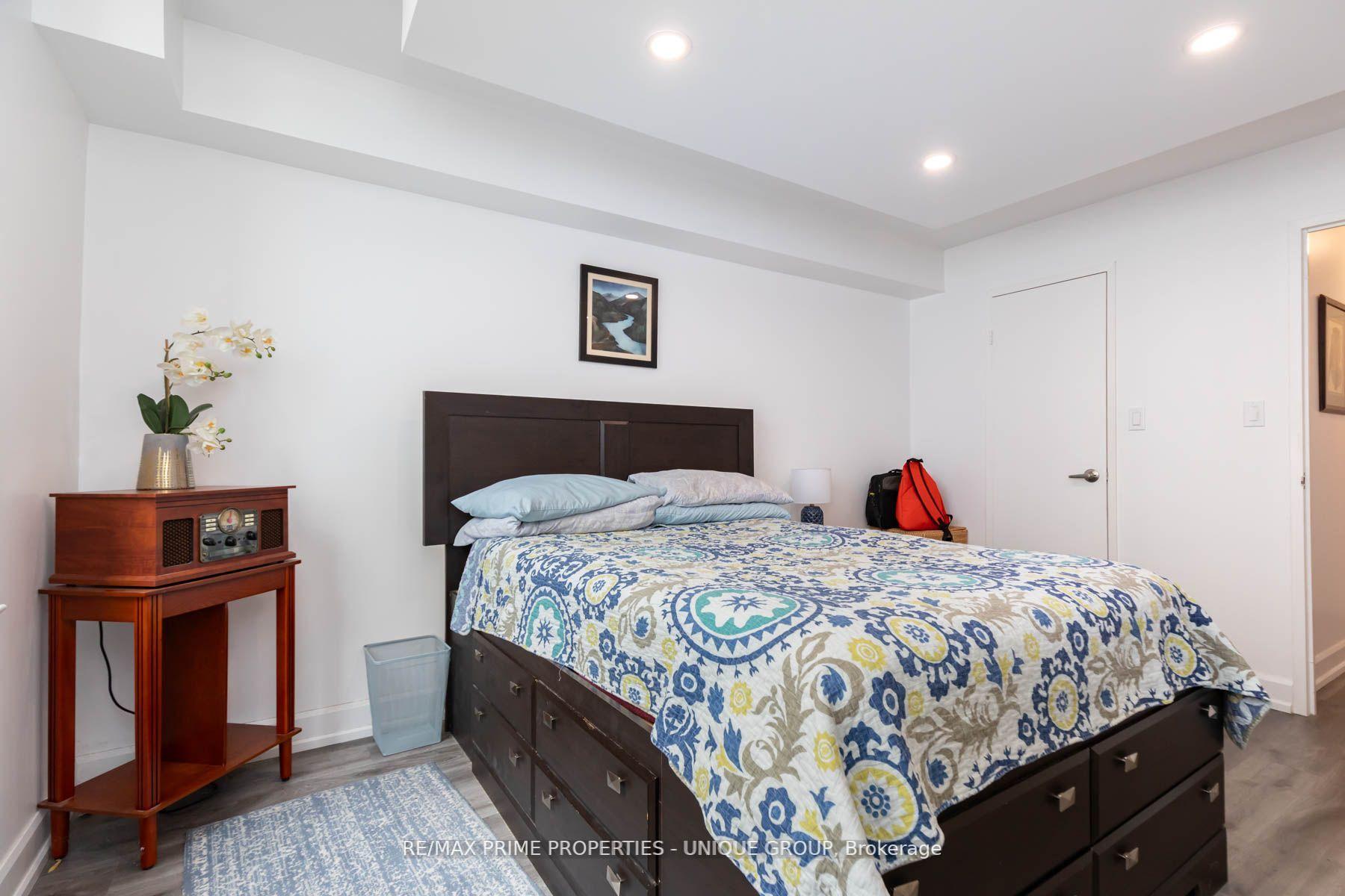 1 Bedroom Condo at 633 Bay, Toronto For sale