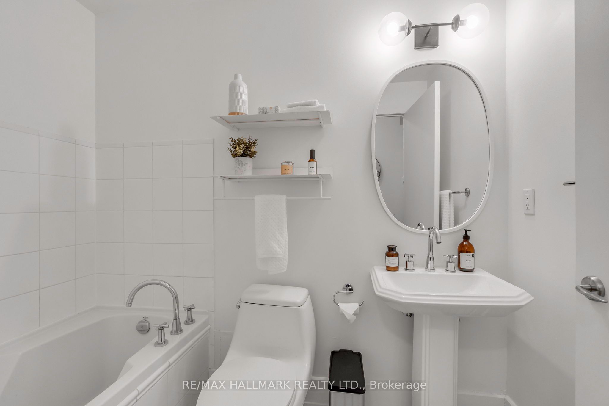183 Dovercourt Road, #106