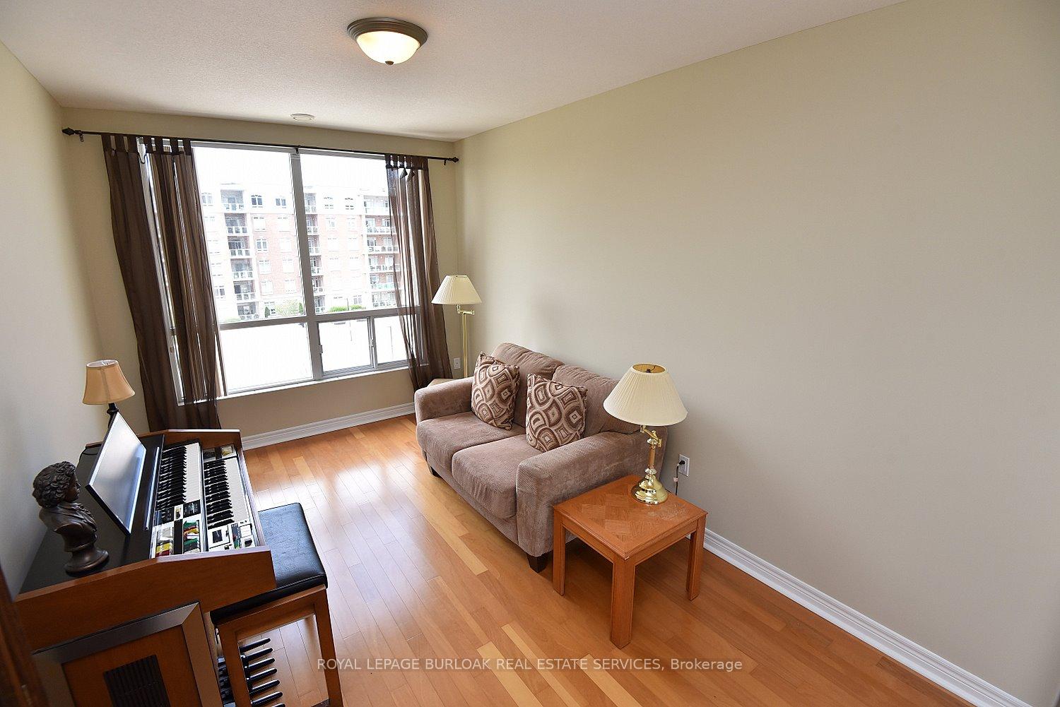 2 Bedrooms Condo at 1998 Ironstone, Burlington For sale