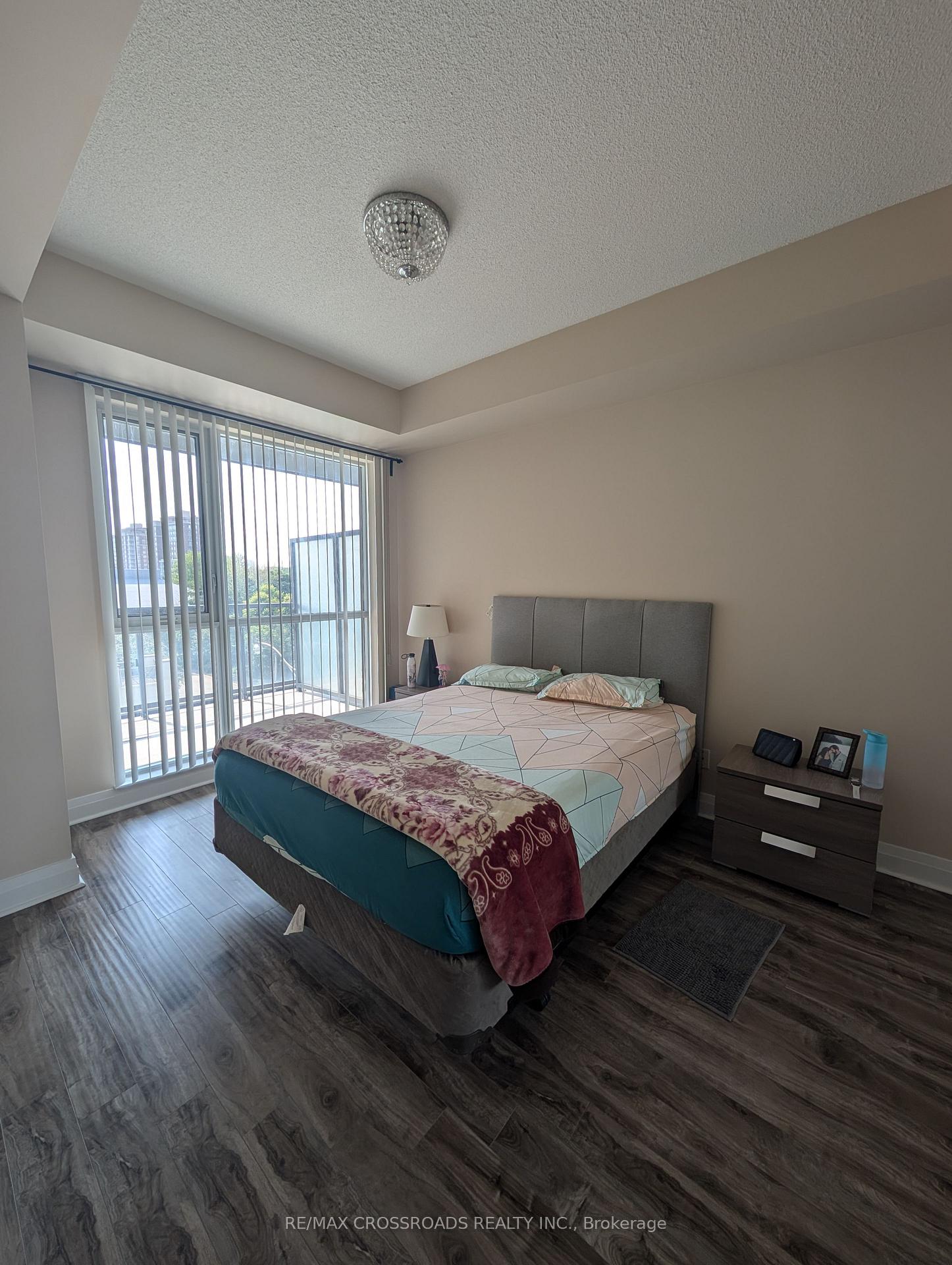 2 Bedrooms Condo at 17 Kenaston, Toronto For sale