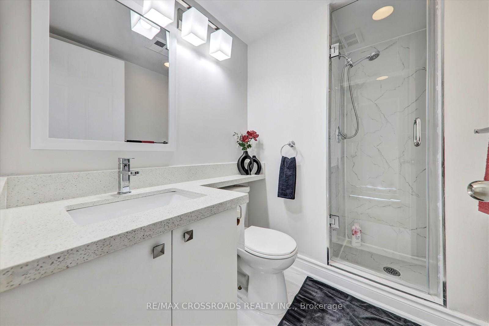 2 Bedrooms Condo at 400 Mclevin, Toronto For sale
