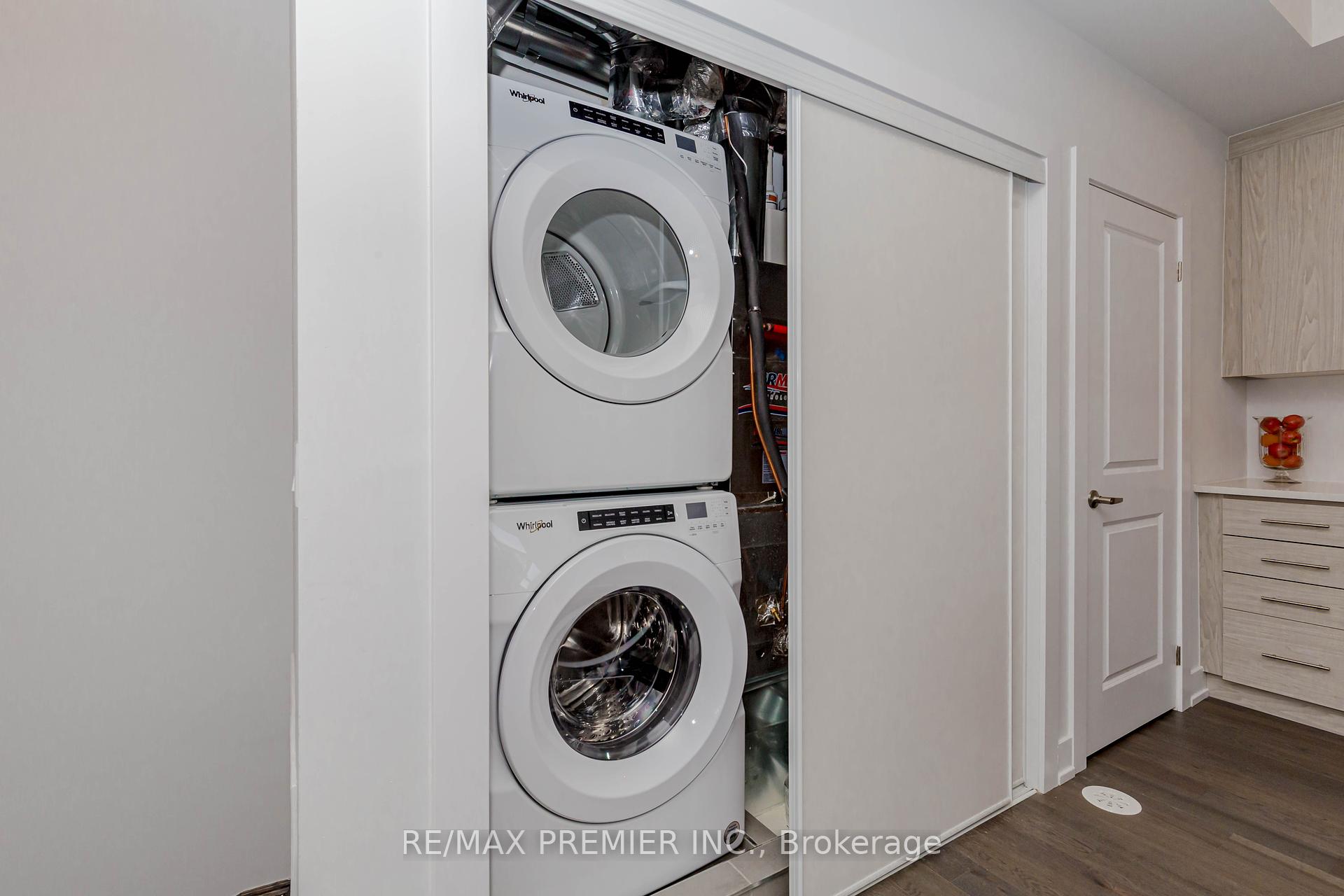 3 Bedrooms Condo at 9560 ISLINGTON,  Vaughan For sale