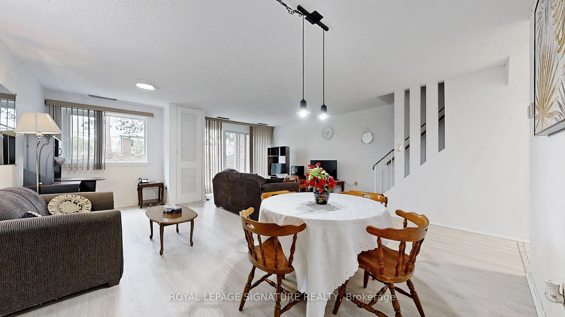 2 Bedrooms Condo at 4005 Don Mills, Toronto For sale