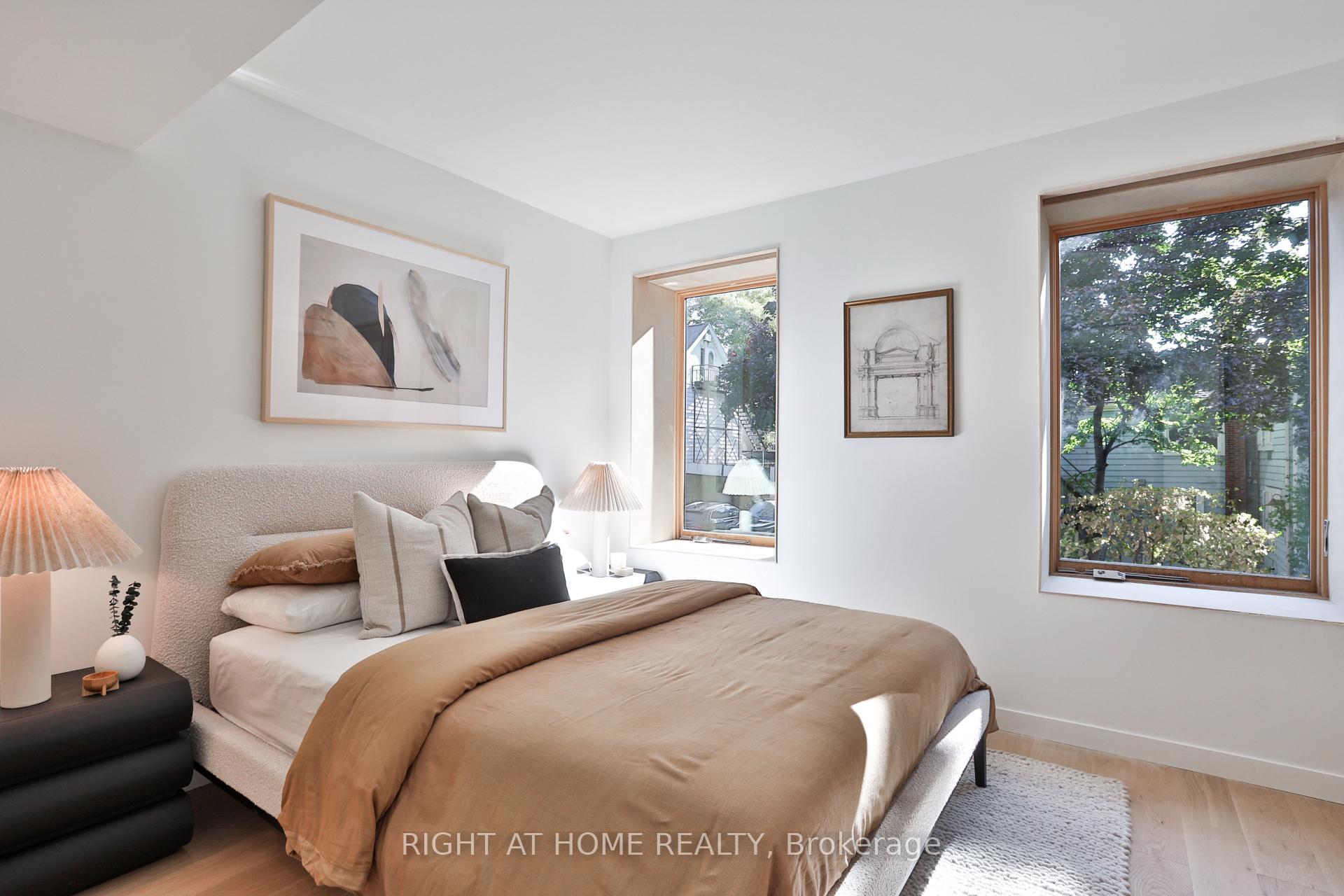 2 Bedrooms Condo at 225 Brunswick, Toronto For sale