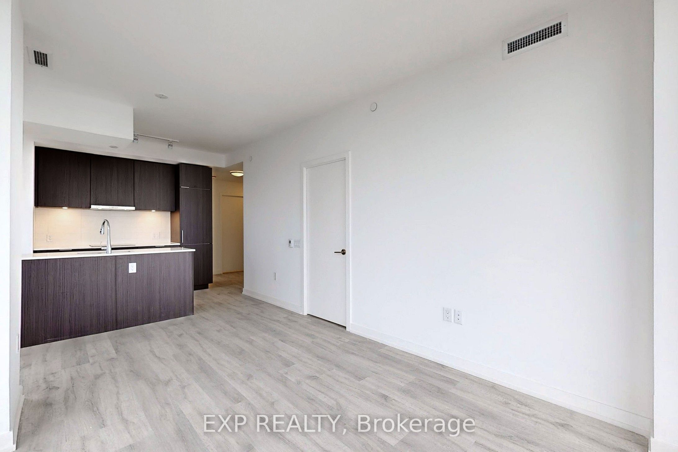 7 Golden Lion Hts Avenue, #1409