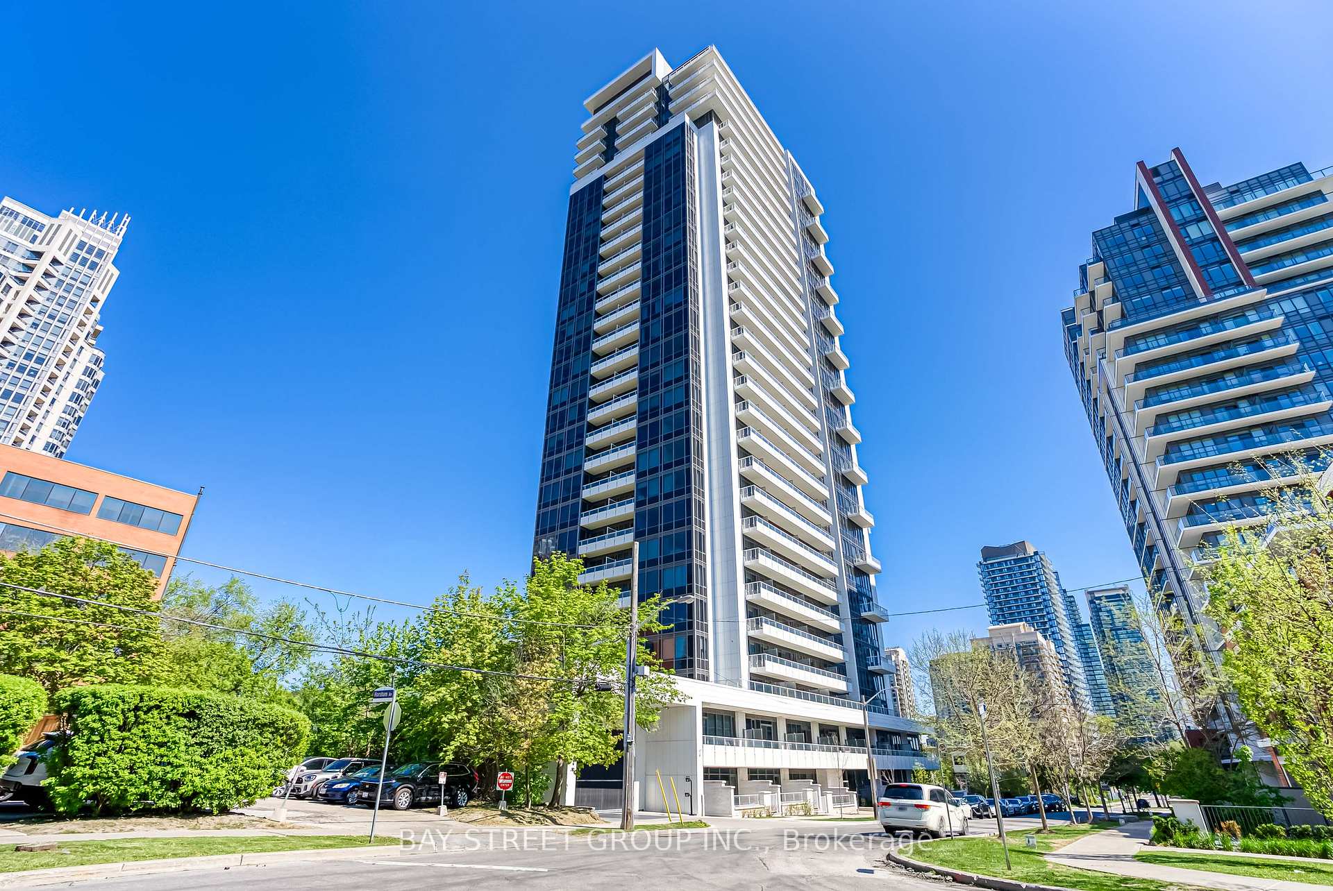 2 Bedrooms Condo at 75 Canterbury, Toronto For sale