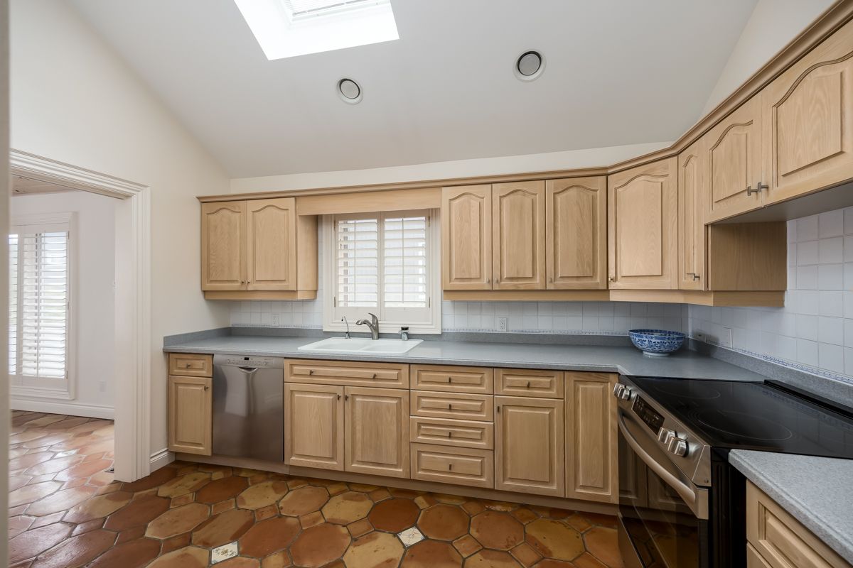 1373 Maple Road