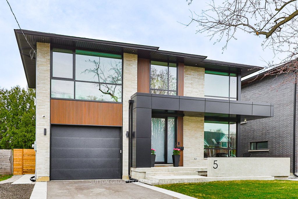 5 Bernice Avenue, Toronto, ON M8Y 1Z5