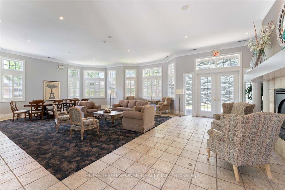 2 Bedrooms Condo at 1820 Walker’s, Burlington For sale