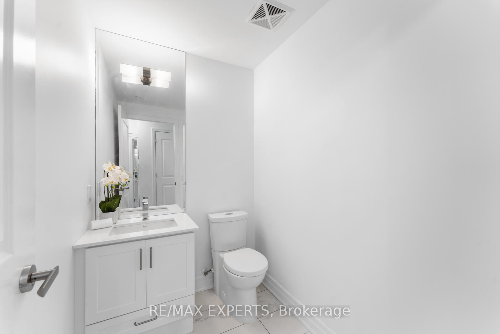 1 Bedroom Condo at 9075 Jane, Vaughan For sale