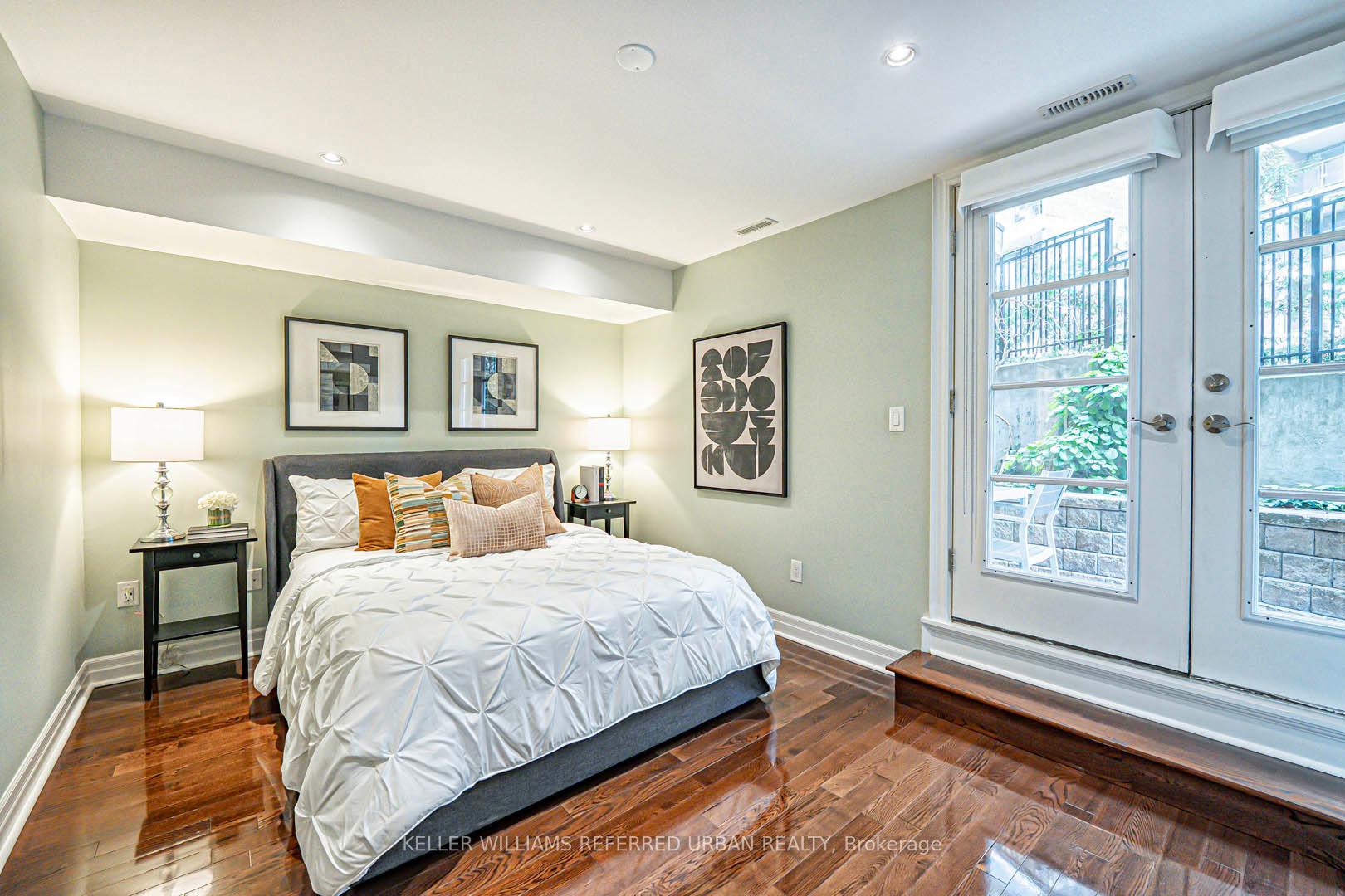 2 Bedrooms Condo at 67 Pleasant, Toronto For sale