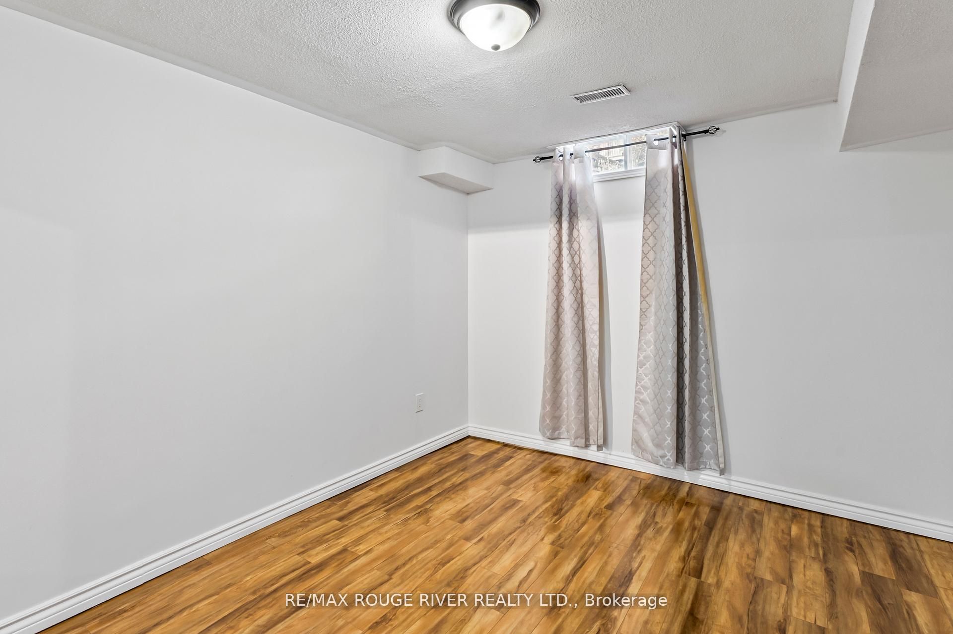 2292 Chapman Court