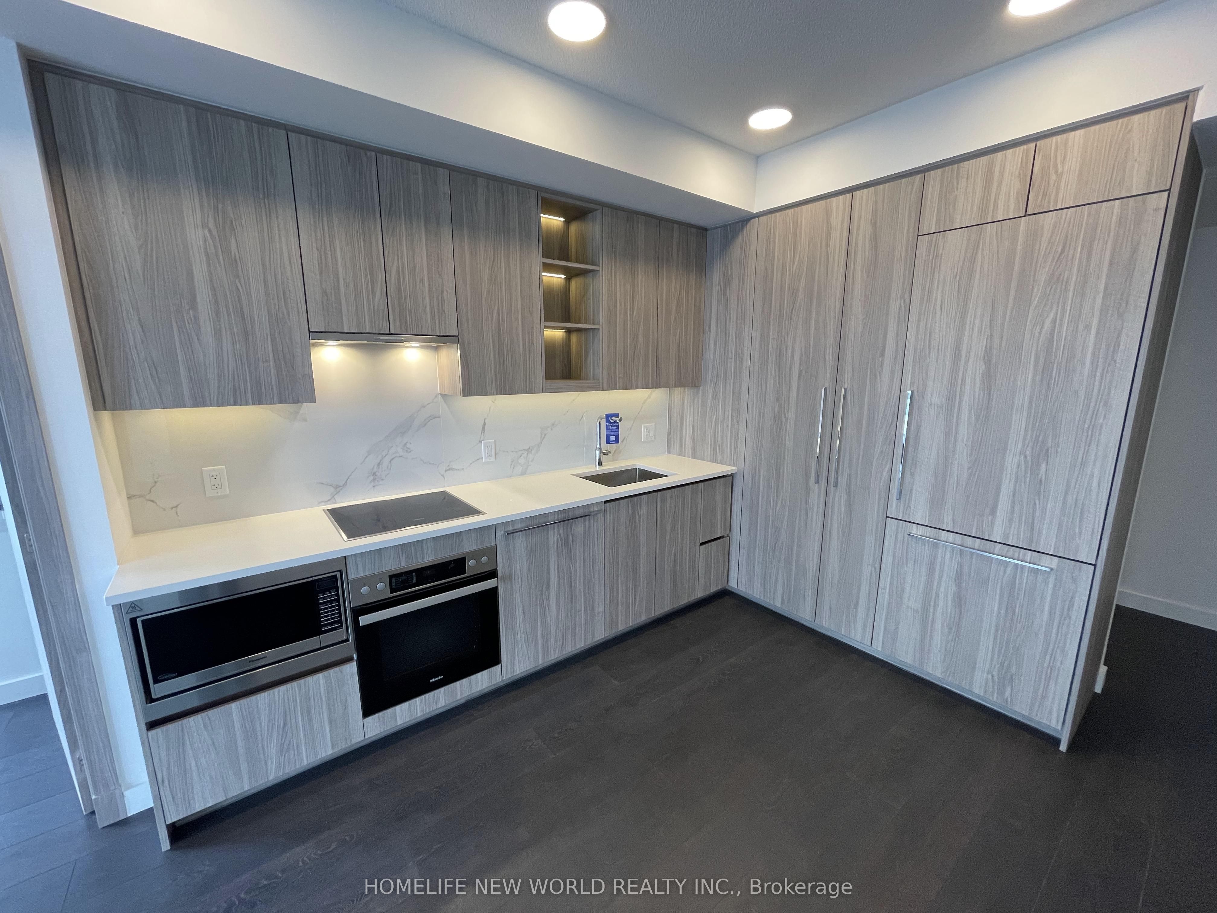 27 Mcmahon Drive, #3001