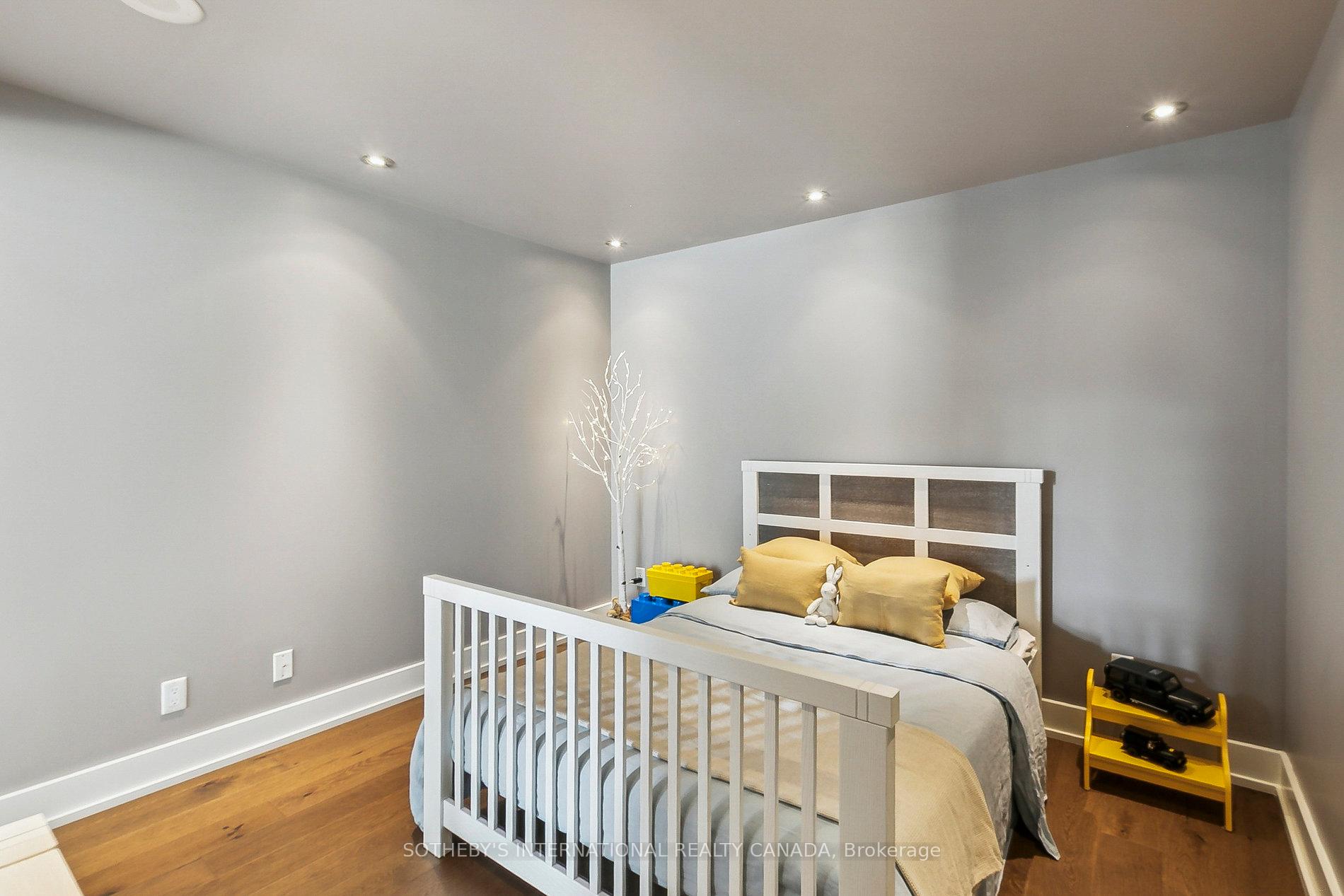 2 Bedrooms Condo at 650 King, Toronto For sale