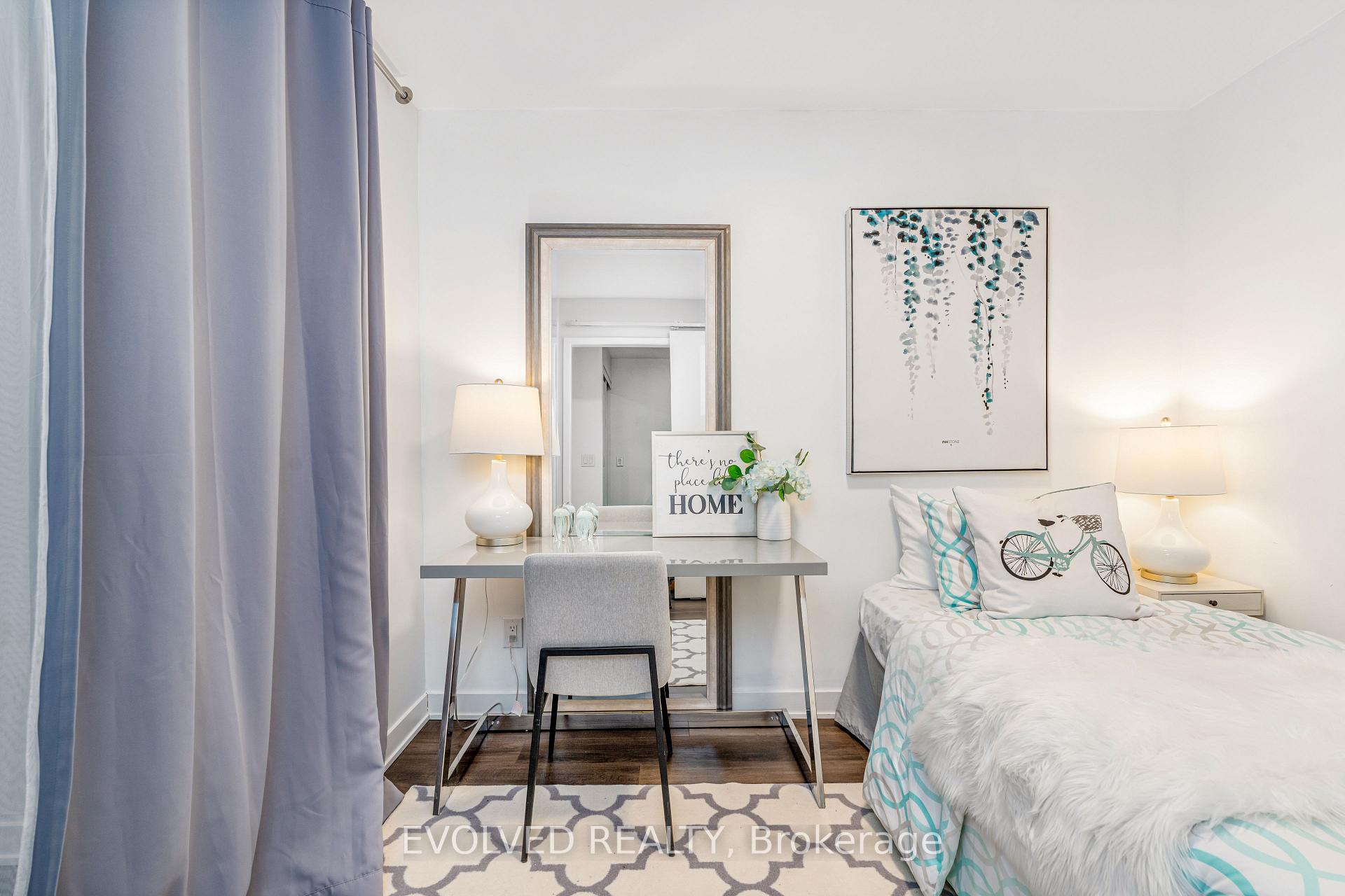 2 Bedrooms Condo at 55 Regent Park,  Toronto For sale