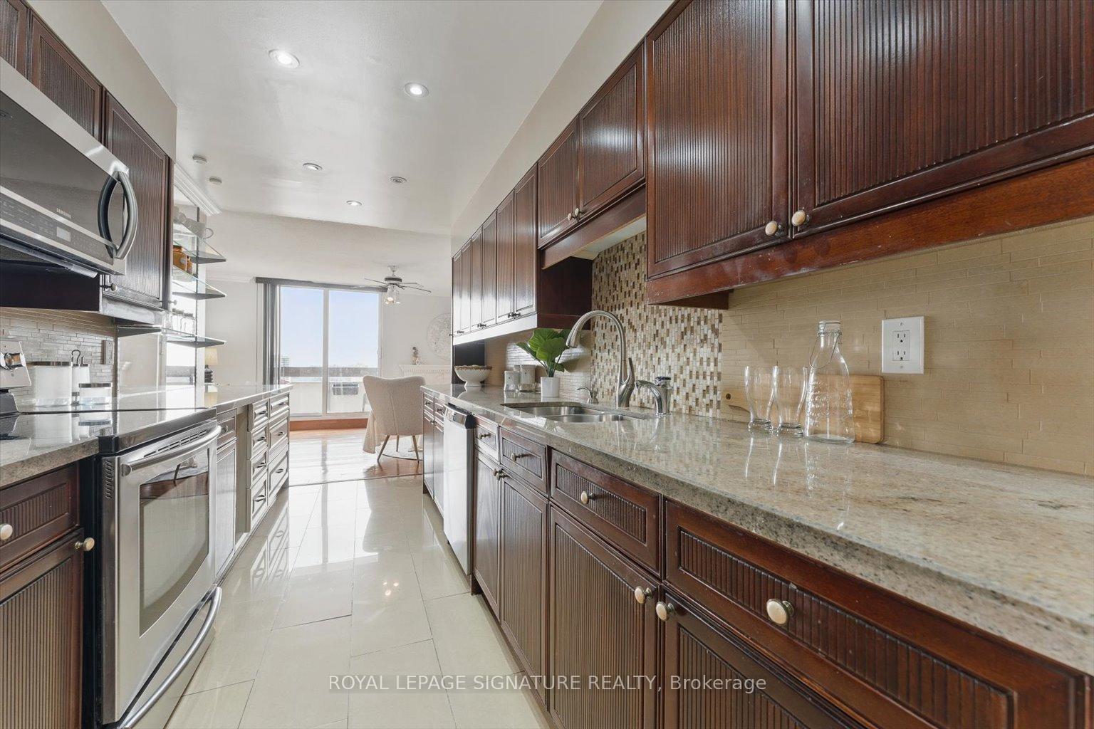 3 Bedrooms Condo at 65 Huntingdale,  Toronto For sale
