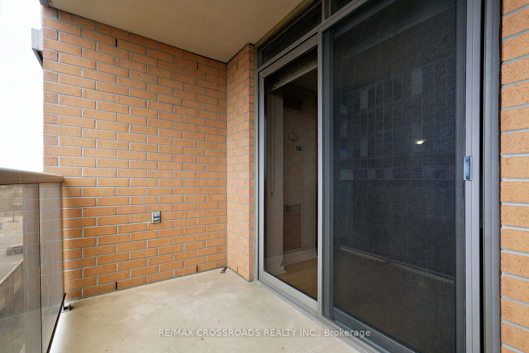 3 Bedrooms Condo at 5233 Dundas,  Toronto For sale