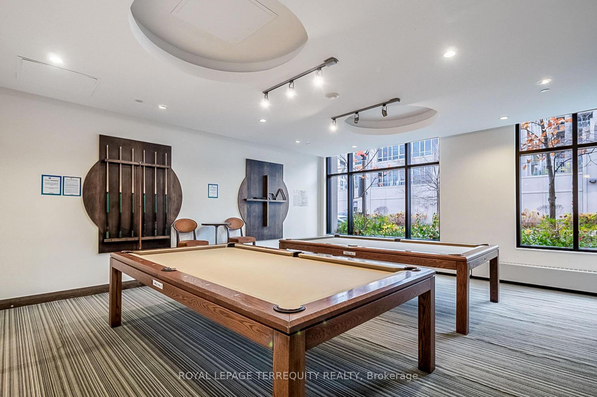 2 Bedrooms Condo at 600 Fleet, Toronto For sale