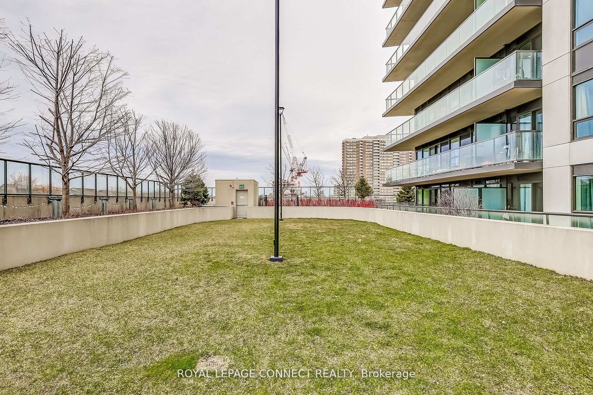 1 Bedroom Condo at 8 Trent, Toronto For sale