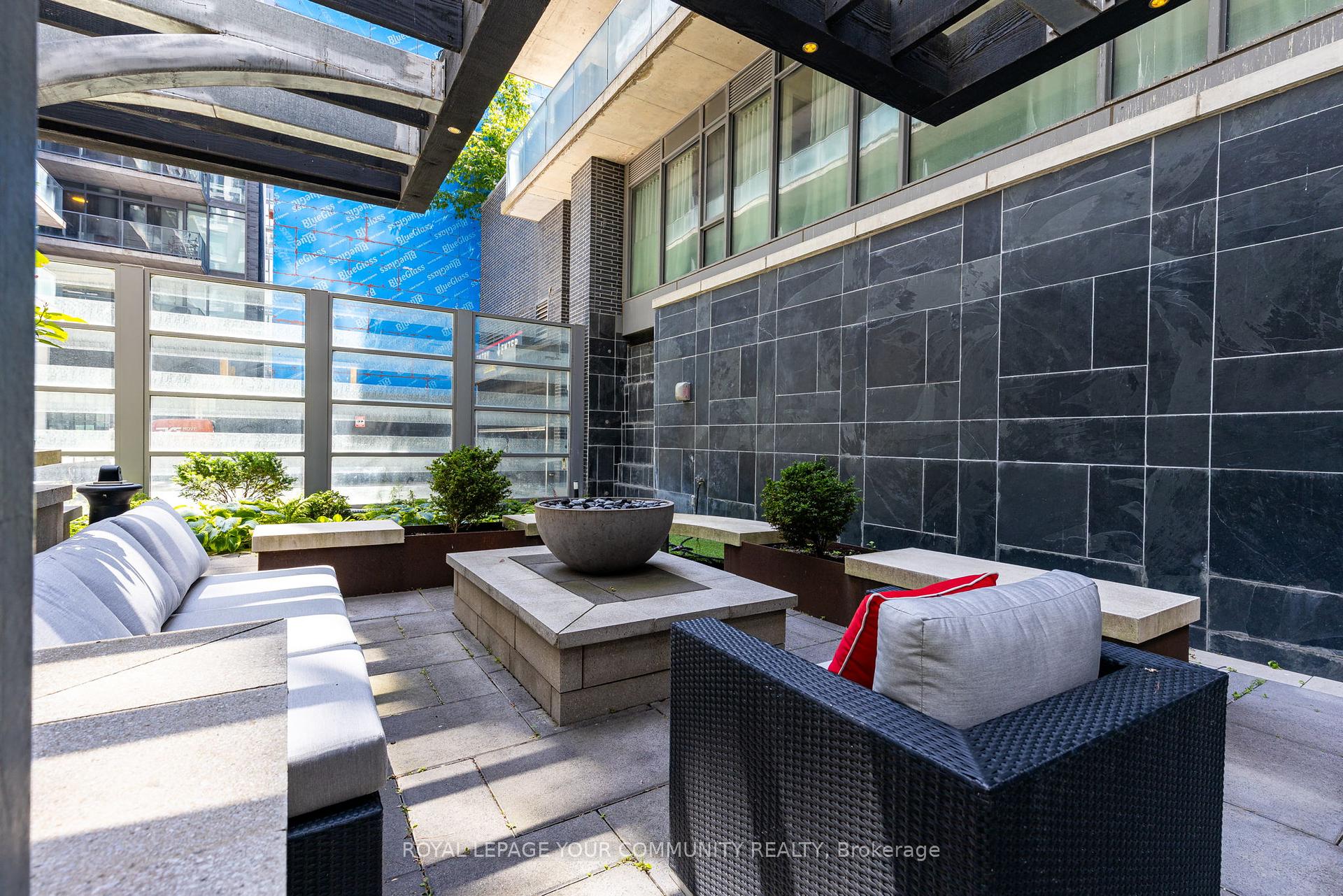 1 Bedroom Condo at 650 King, Toronto For sale