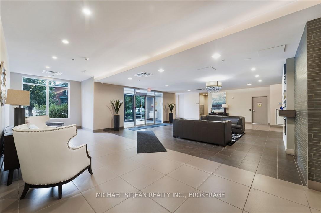 2 Bedrooms Condo at 90 Charlton,  Hamilton For sale