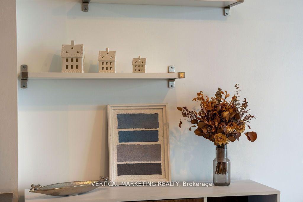 2 Bedrooms Condo at 11 Brunel, Toronto For sale