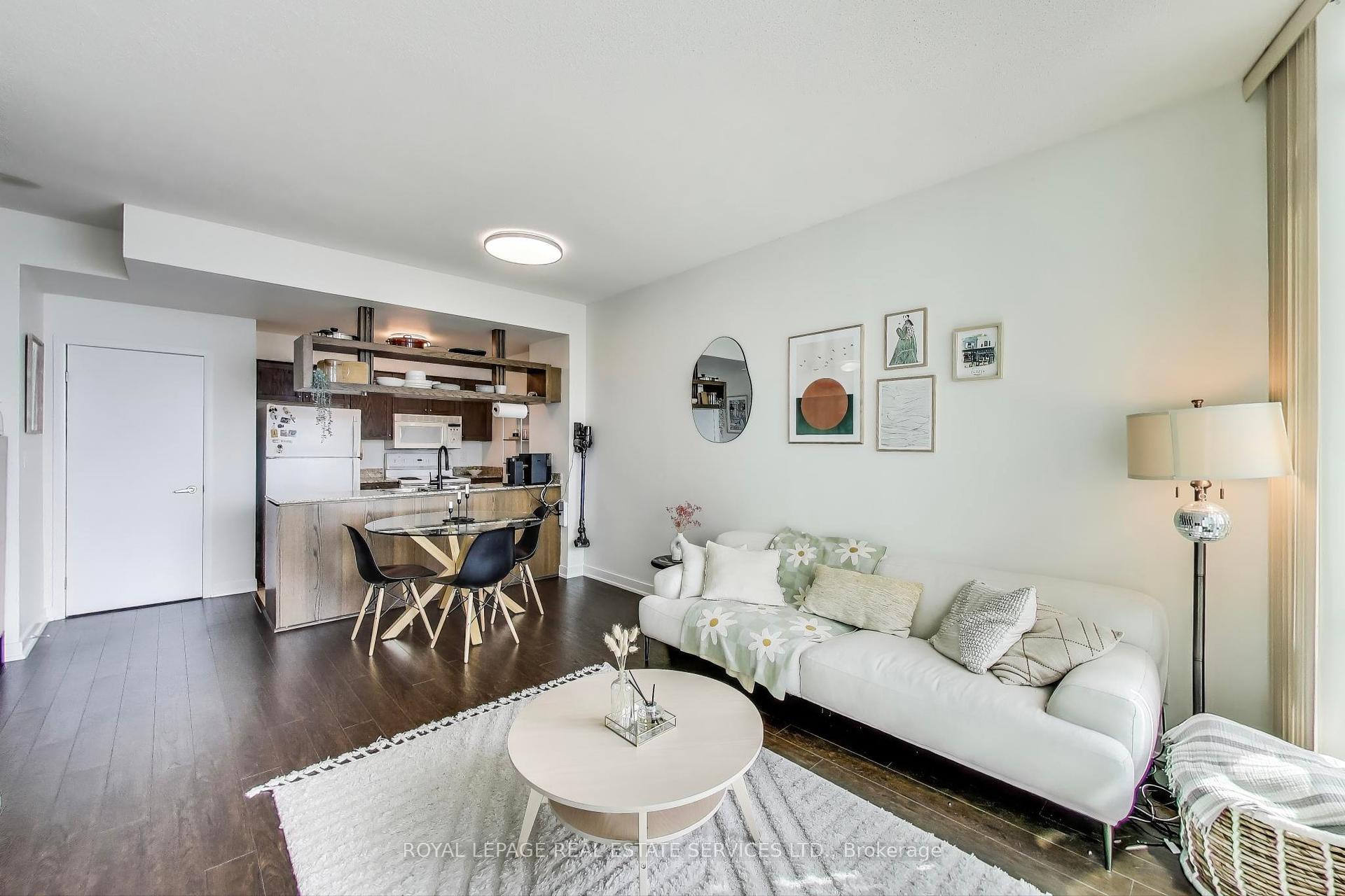 2 Bedrooms Condo at 81 Navy Wharf, Toronto For sale