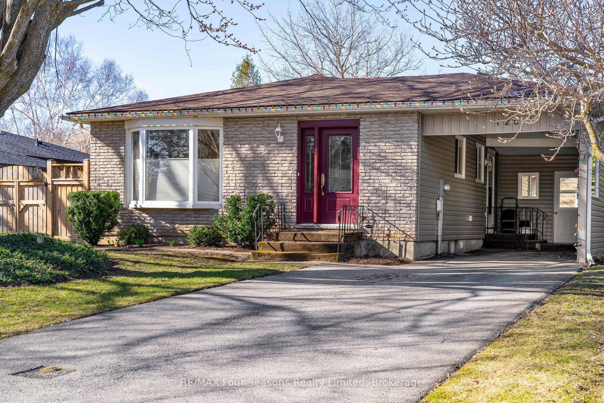 126 Orchard Drive, Blue Mountains, ON N0H 2P0