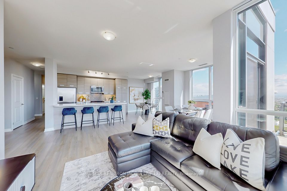 75 Eglinton Avenue