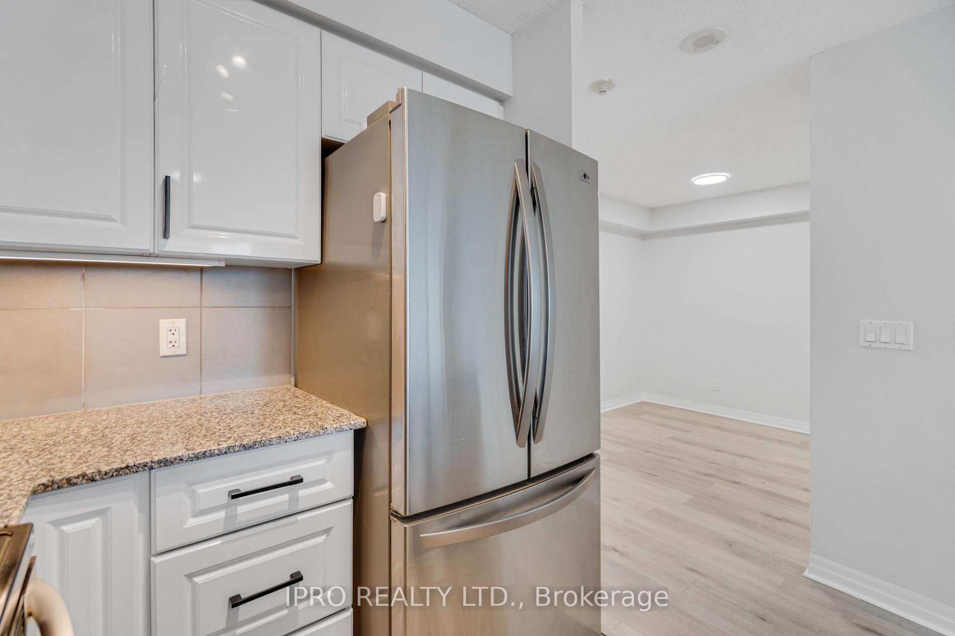 2 Bedrooms Condo at 16 Yonge, Toronto For sale