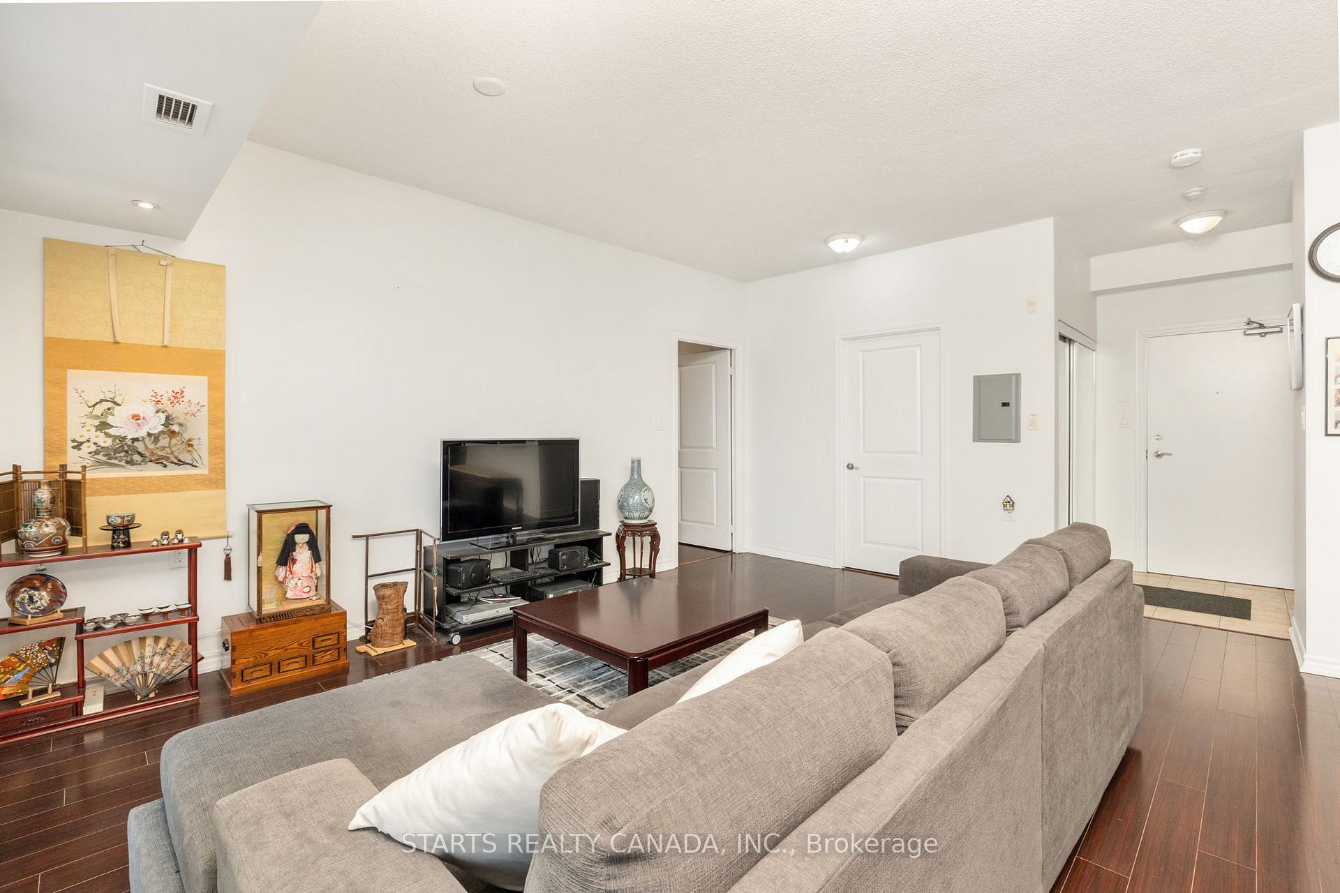 2 Bedrooms Condo at 920 Sheppard,  Toronto For sale