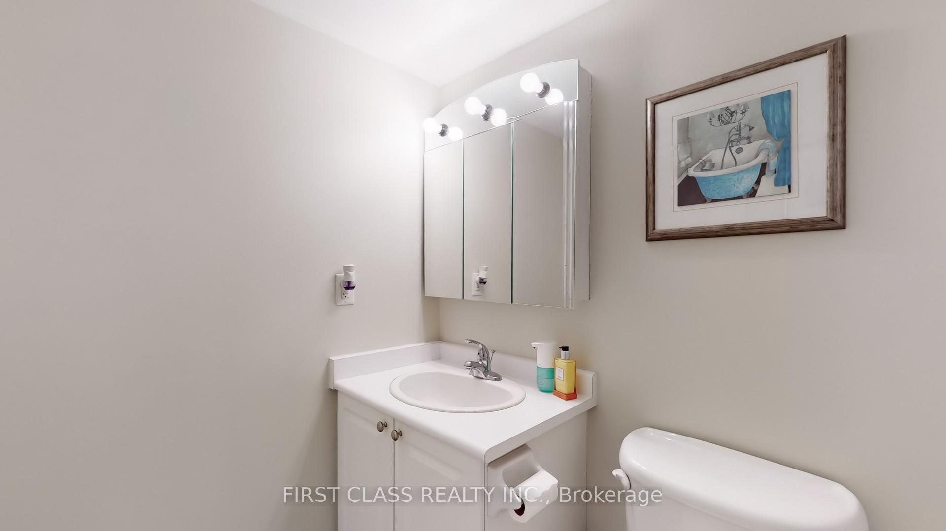 2 Bedrooms Condo at 2585 Erin Centre, Mississauga For sale
