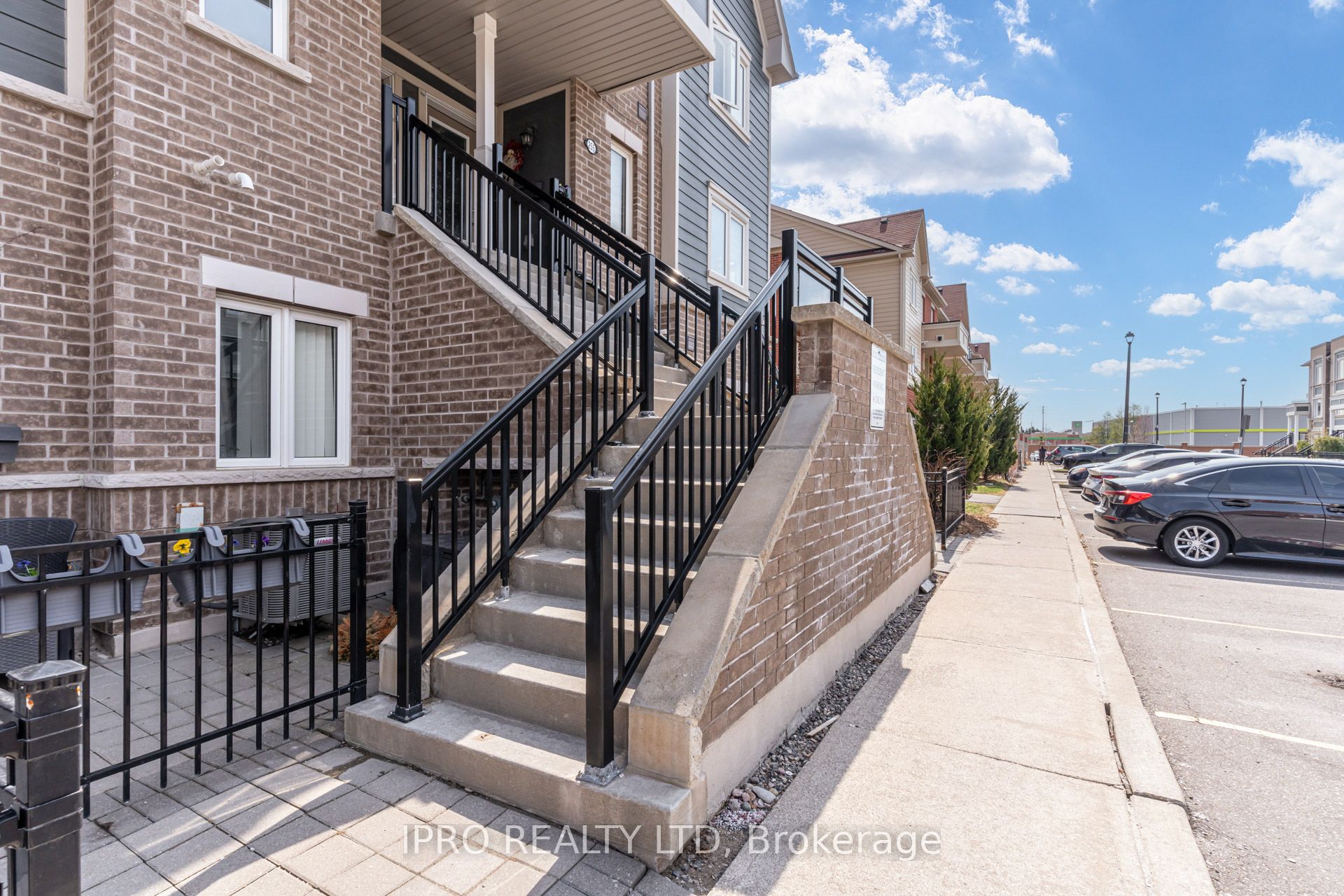 #256 - 250 Sunny Meadows Boulevard, Brampton, ON L6R 3Y6