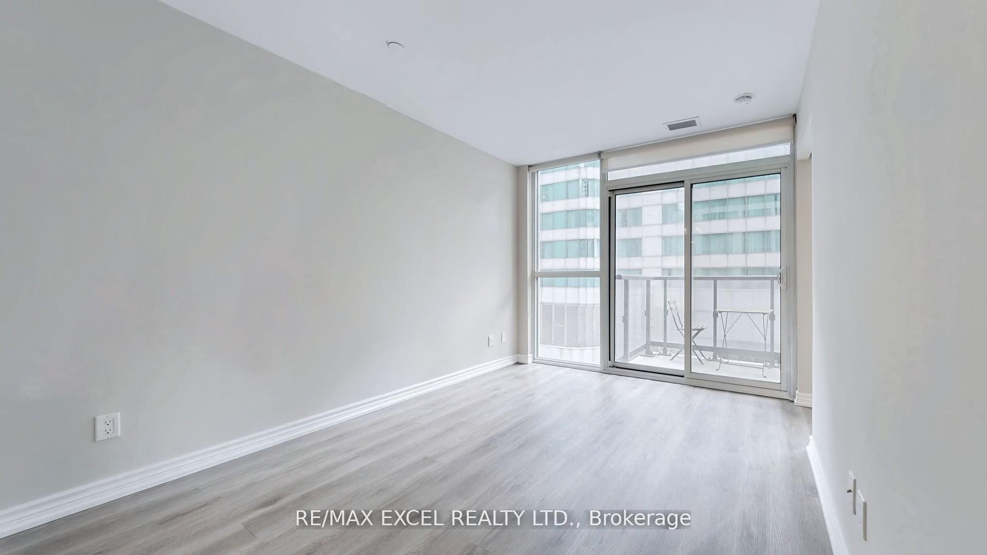2 Bedrooms Condo at 87 Peter, Toronto For sale