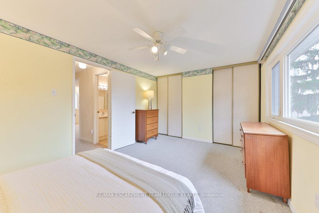 3 Bedrooms Condo at 2278 Marine,  Oakville For sale