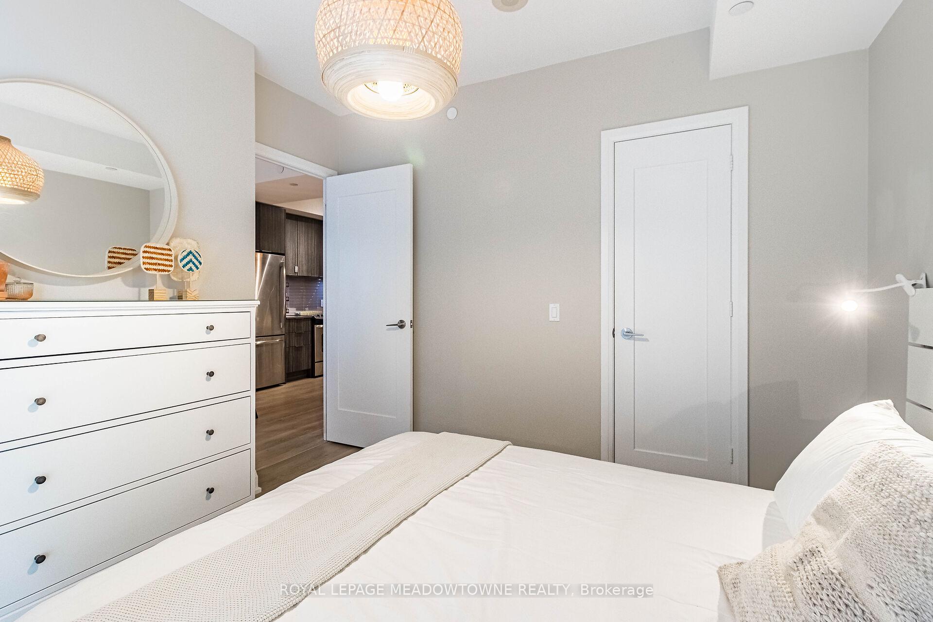 2 Bedrooms Condo at 110 Marine Parade, Toronto For sale