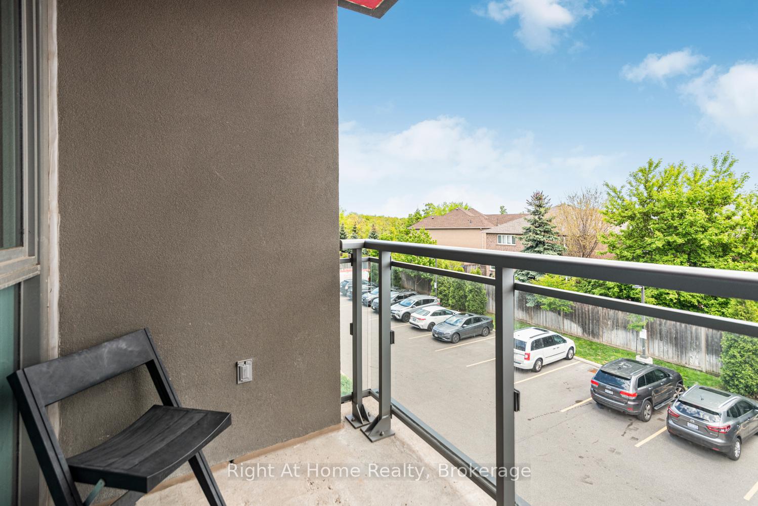 1 Bedroom Condo at 5260 Dundas, Burlington For sale