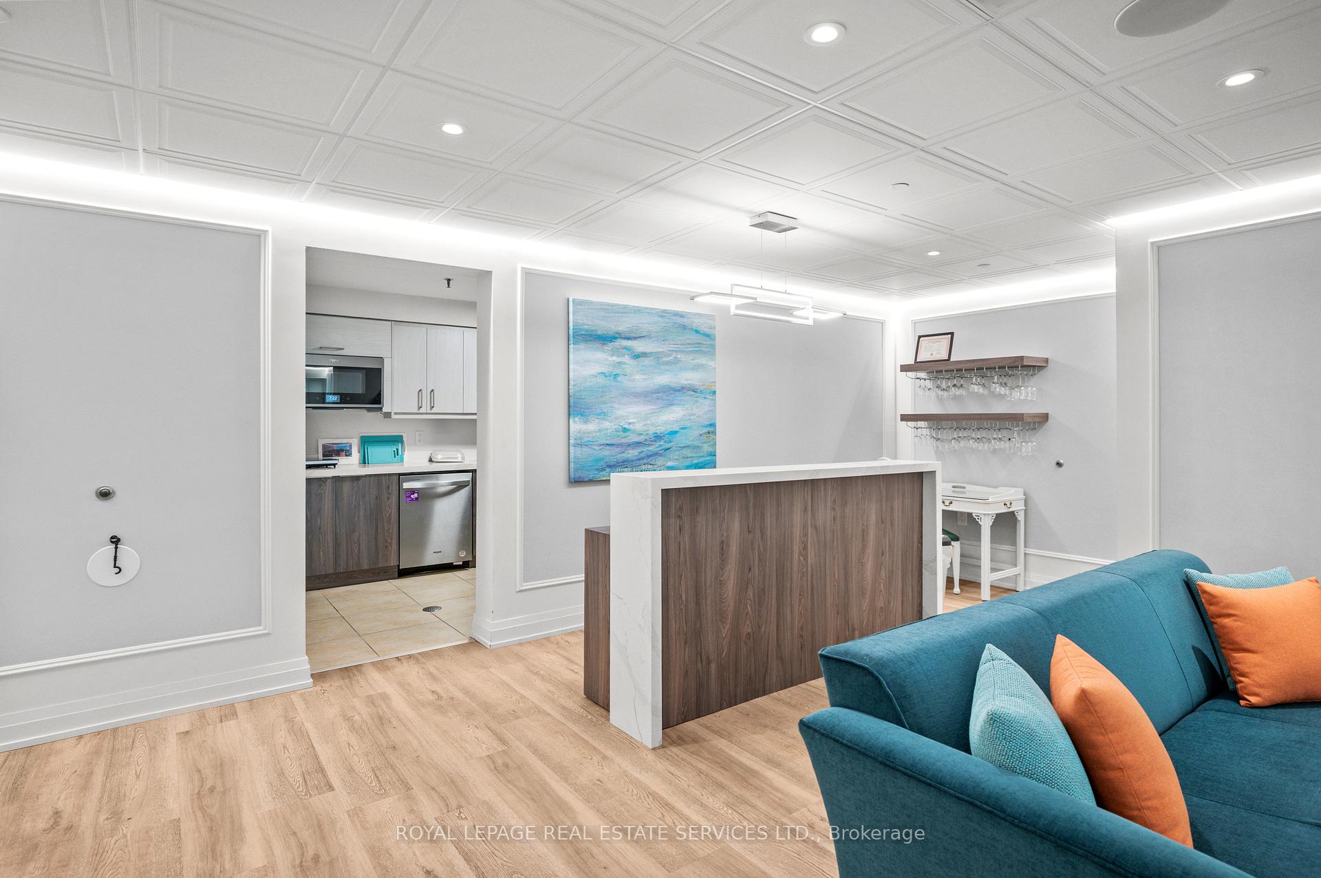 2 Bedrooms Condo at 2185 Marine, Oakville For sale
