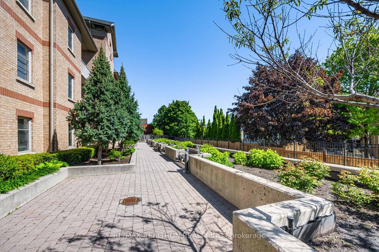 2 Bedrooms Condo at 9901 Keele, Vaughan For sale