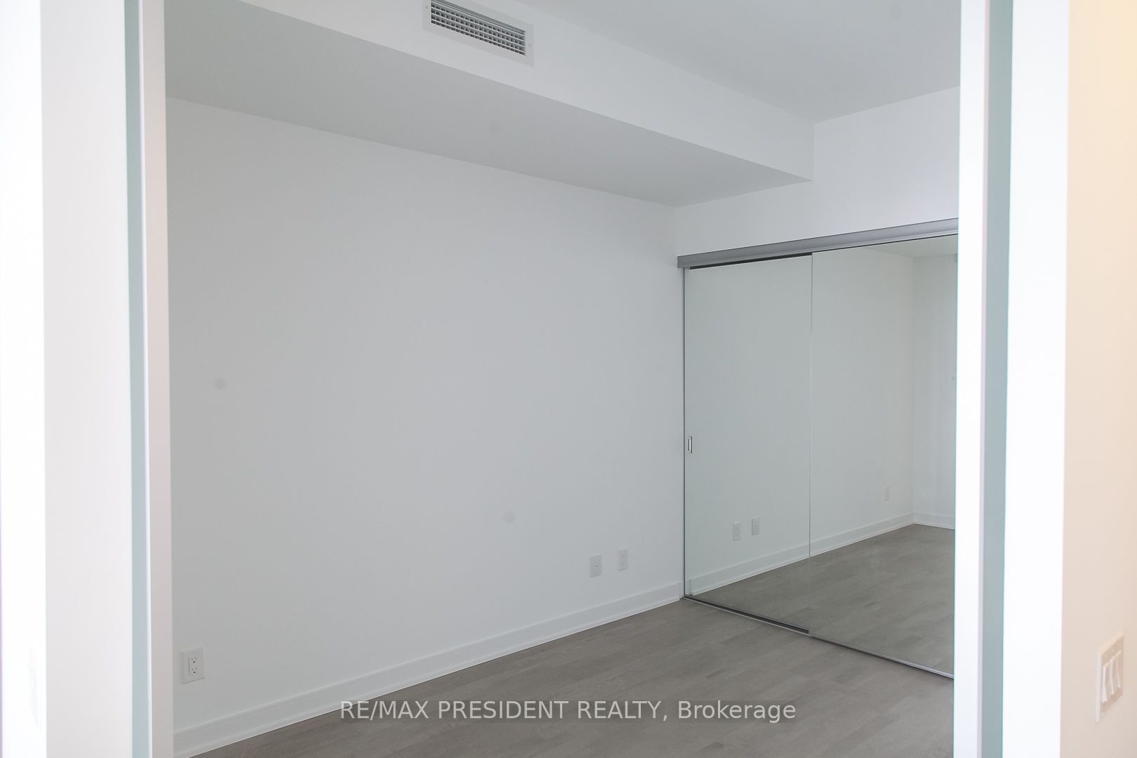57 St Joseph Street, #913