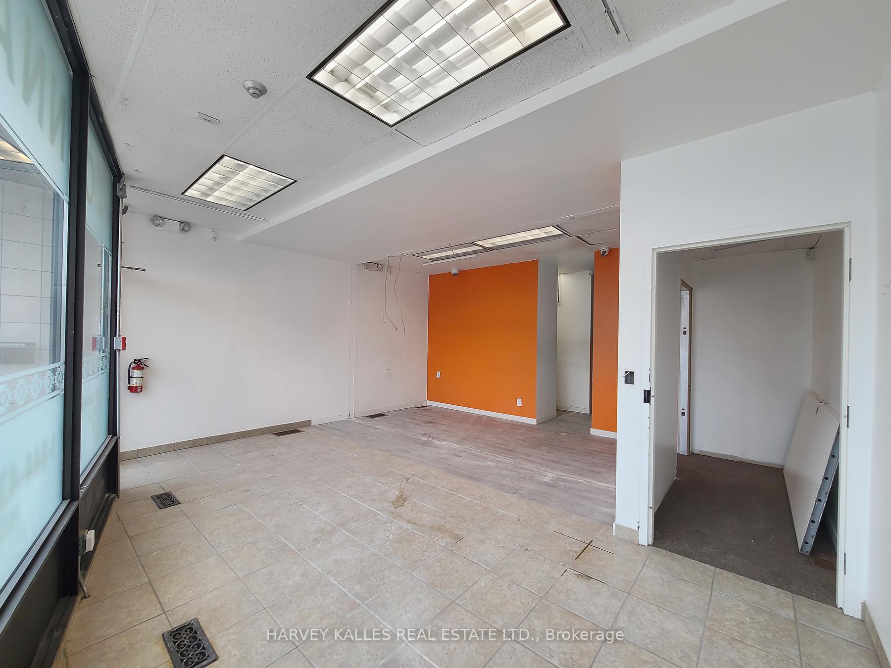 3813 Lake Shore Boulevard W retail