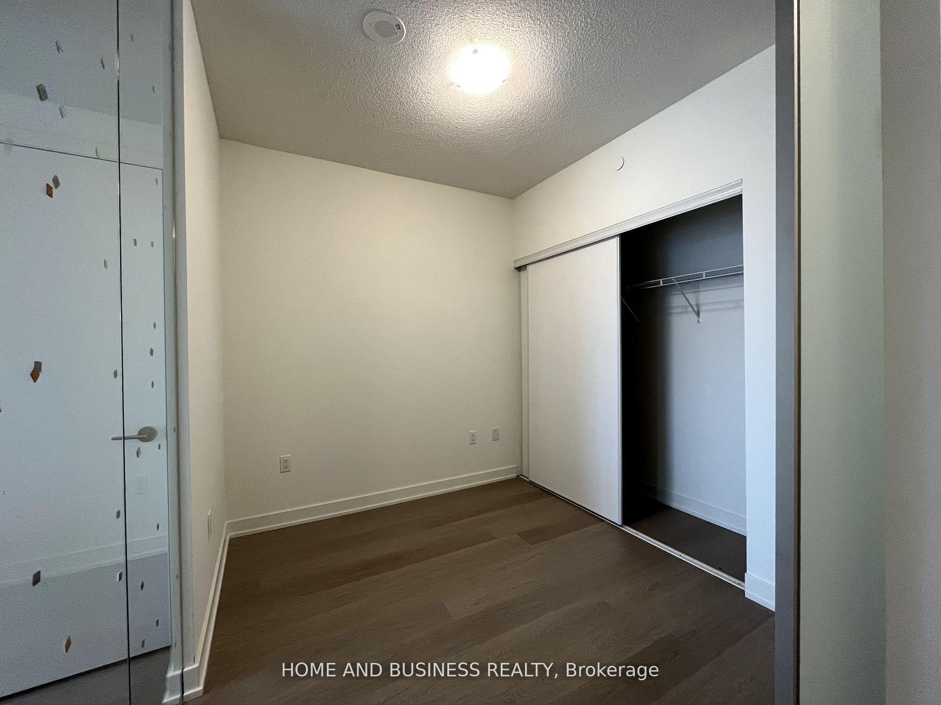 3 Bedrooms Condo at 859 The Queensway,  Toronto For sale